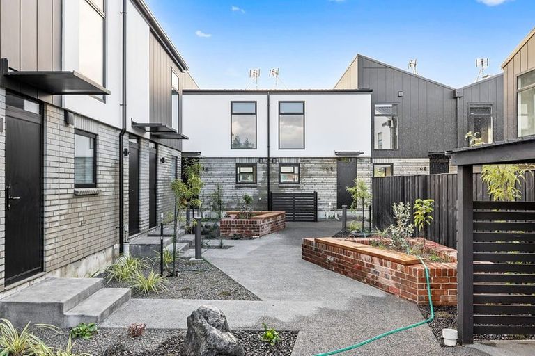 Photo of property in 2/237 Cranford Street, St Albans, Christchurch, 8052