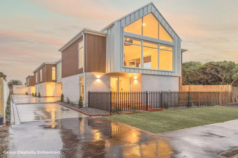 Photo of property in 1/49 Marine Parade, North New Brighton, Christchurch, 8083