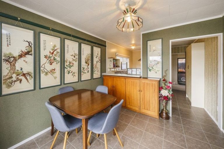 Photo of property in 14 Willowstream Grove, Cloverlea, Palmerston North, 4412