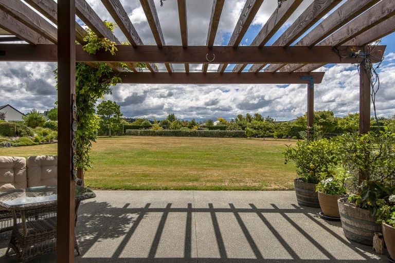 Photo of property in 1 Whitcombe Place, Darfield, 7571