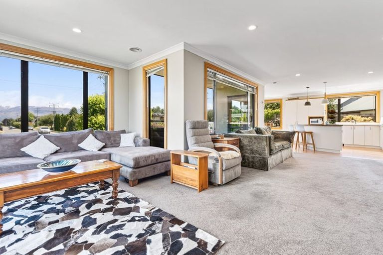 Photo of property in 9 Totara Terrace, Wanaka, 9305