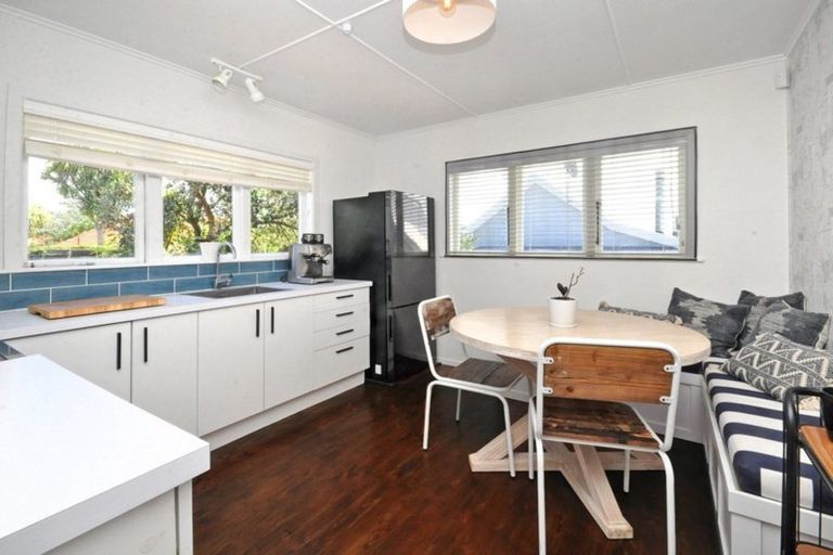 Photo of property in 3 Karaka Street, Helensville, 0800