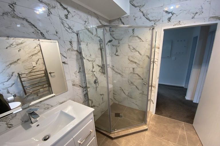 Photo of property in 1 Nagra Lane, Papakura, 2110