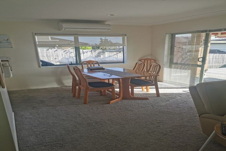 Photo of property in 17 Mili Way, Ranui, Auckland, 0612