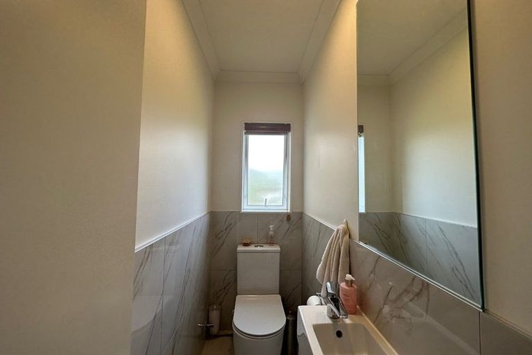 Photo of property in 1 Iwinuku Crescent, Wattle Downs, Auckland, 2103