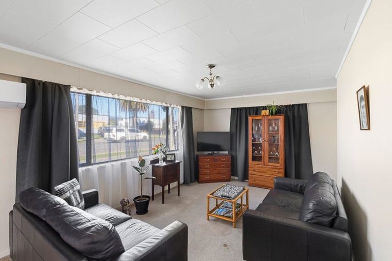 Photo of property in 1/4 Mckenzie Street, Levin, 5510
