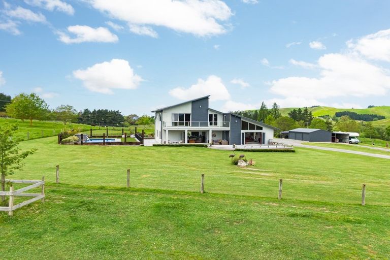 Photo of property in 180a Tikokino Road, Waipawa, 4273