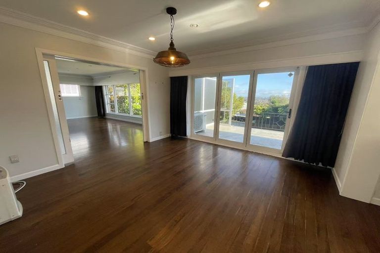 Photo of property in 25 Bradbury Road, Botany Downs, Auckland, 2010