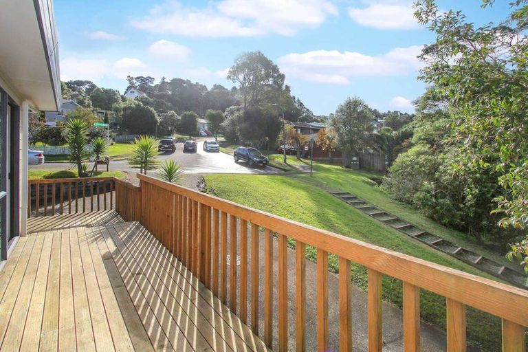 Photo of property in 1/2 Fernlea Rise, Bayview, Auckland, 0629