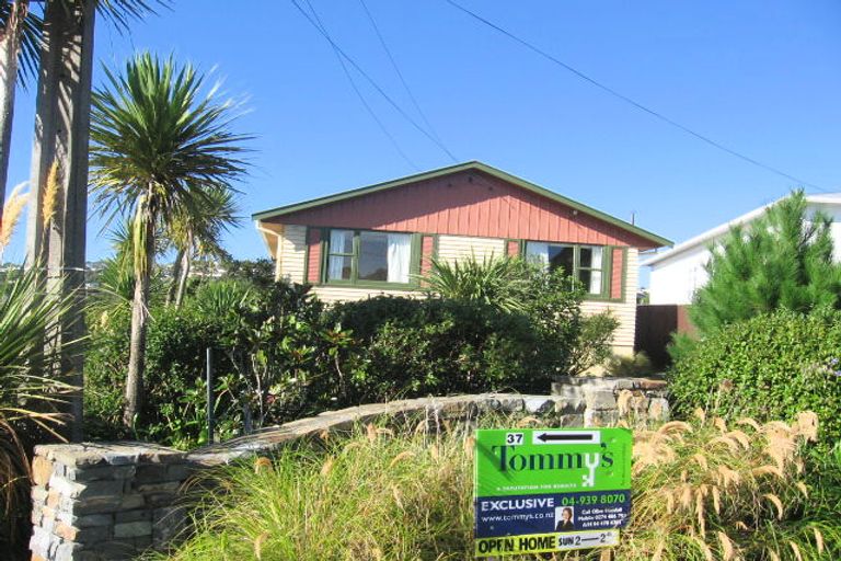 Photo of property in 24 Hawtrey Terrace, Johnsonville, Wellington, 6037