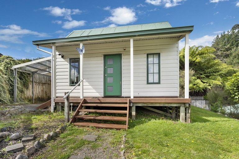 Photo of property in 2/9 Montgomery Street, Stokes Valley, Lower Hutt, 5019