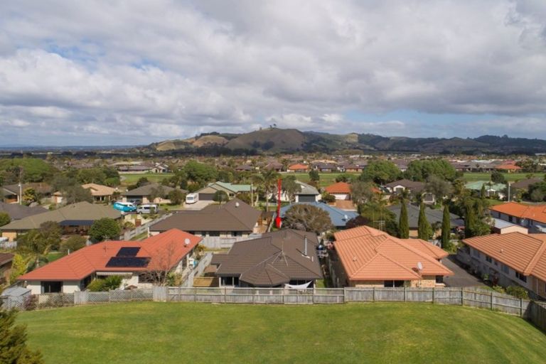 Photo of property in 52 Corinth Grove, Papamoa Beach, Papamoa, 3118