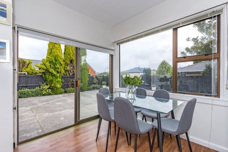 Photo of property in 215 Main North Road, Redwood, Christchurch, 8051