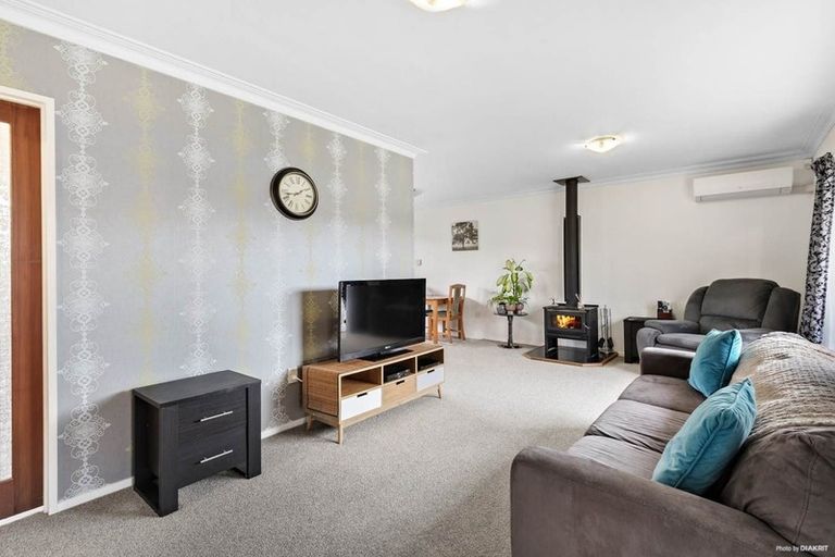 Photo of property in 2/27a Scott Road, Papakura, 2110