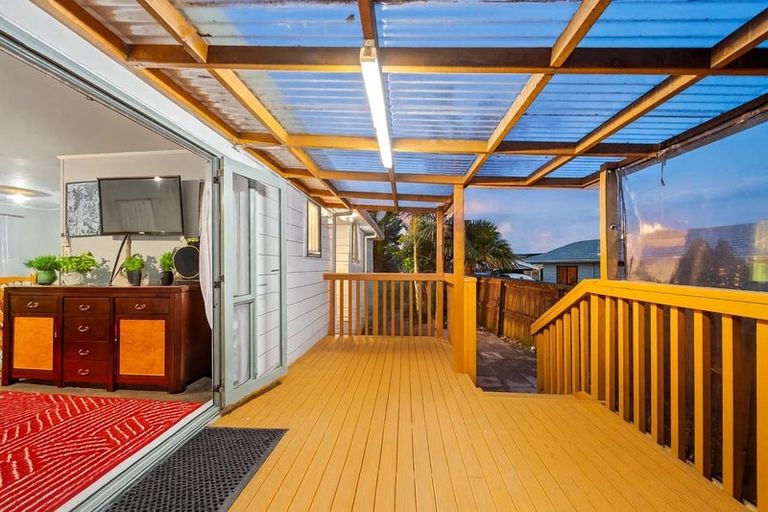 Photo of property in 2/8 Martha Lane, Weymouth, Auckland, 2103