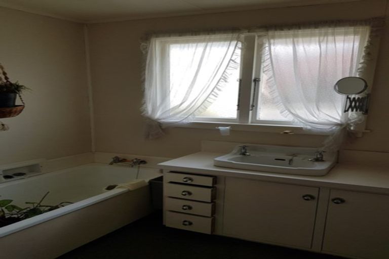 Photo of property in 16 Sealy Street, Highfield, Timaru, 7910