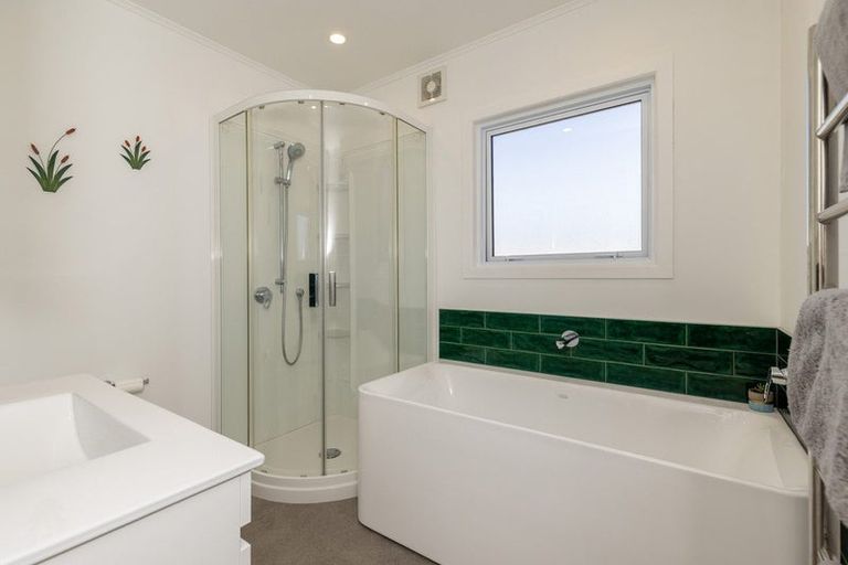 Photo of property in 71 Donovan Road, Paraparaumu Beach, Paraparaumu, 5032