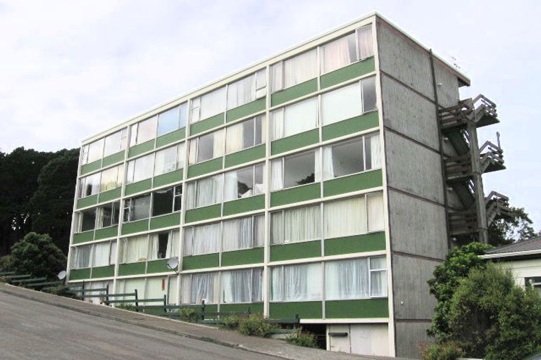 Photo of property in Beresford Apartments, 19/118 Russell Terrace, Berhampore, Wellington, 6023