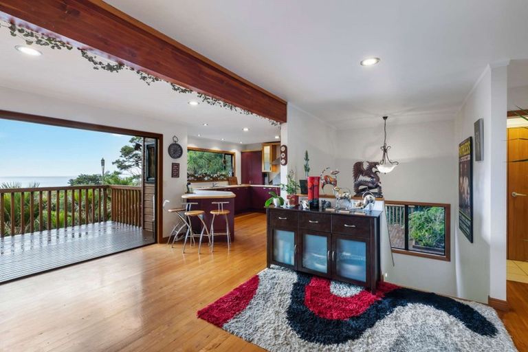 Photo of property in 34 Kauri Point Road, Laingholm, Auckland, 0604