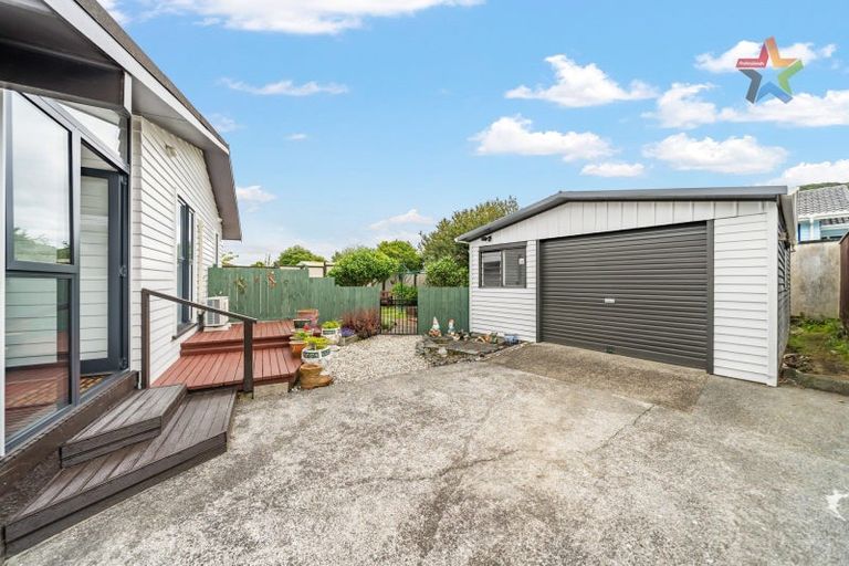Photo of property in 325 Wellington Road, Wainuiomata, Lower Hutt, 5014