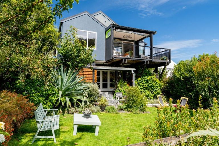 Photo of property in 69 Greenacres Street, Macandrew Bay, Dunedin, 9014