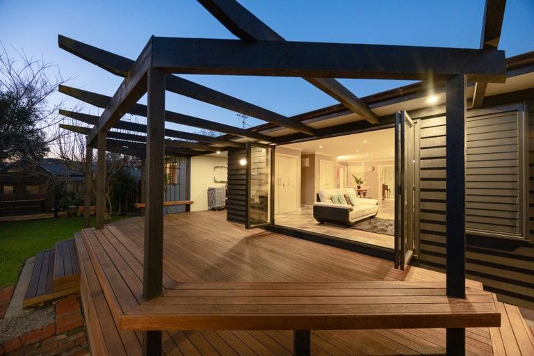 Photo of property in 42 Lincoln Terrace, Hokowhitu, Palmerston North, 4410