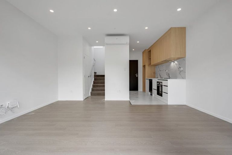 Photo of property in 6/25 Abbotleigh Avenue, Te Atatu Peninsula, Auckland, 0610