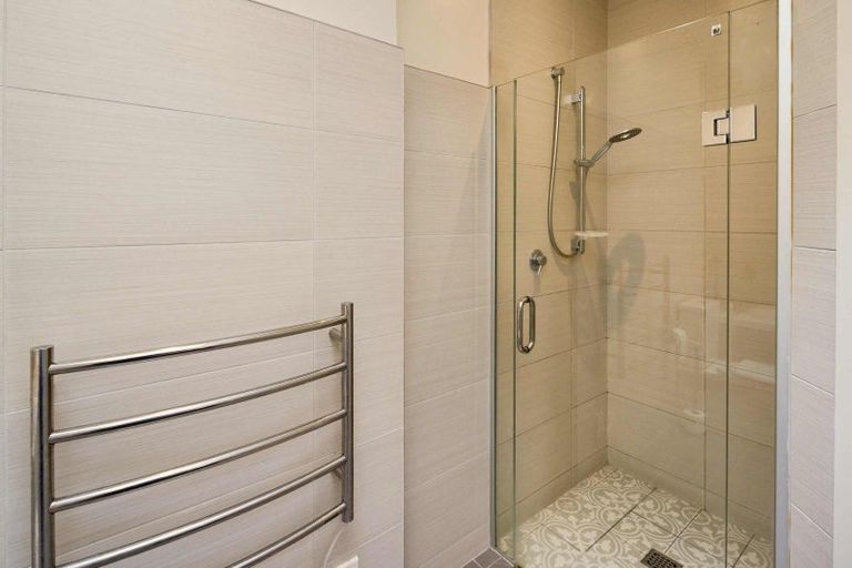 Photo of property in 12 Fallowfield Avenue, Mount Victoria, Wellington, 6011