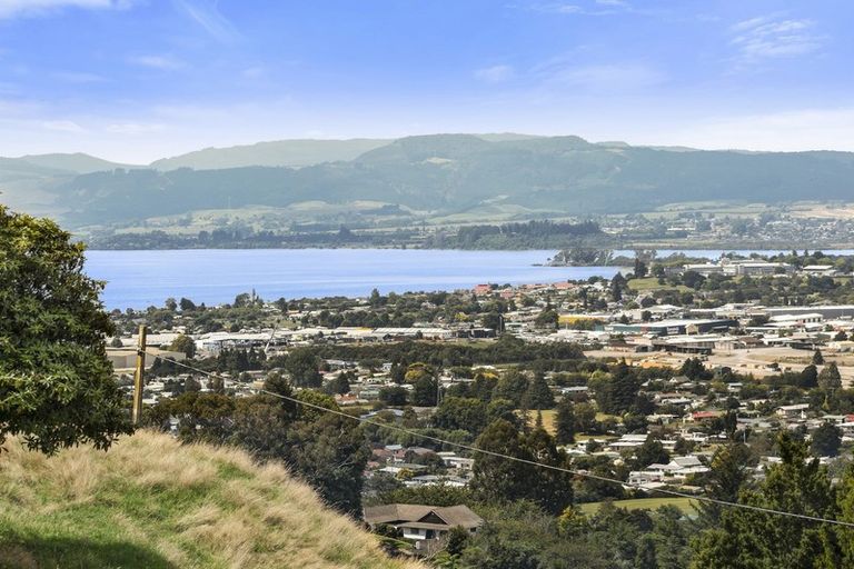 Photo of property in 72 Mountain Road, Western Heights, Rotorua, 3015