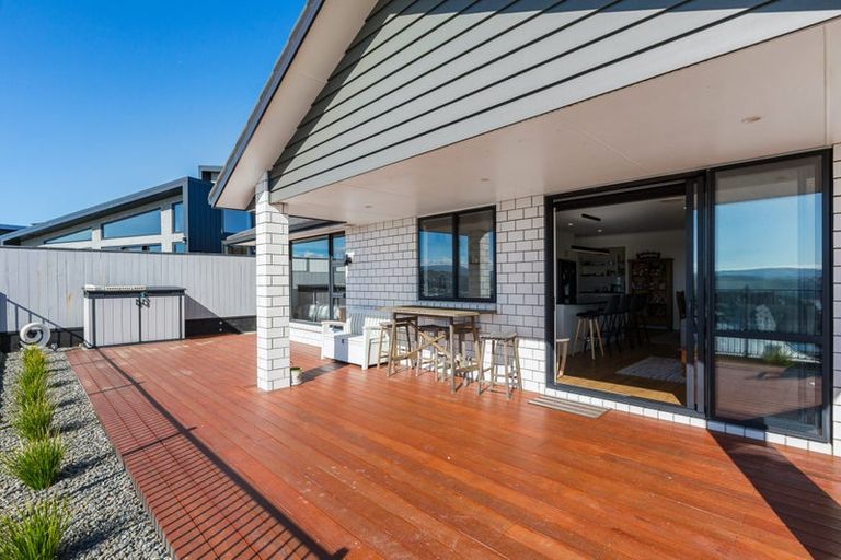 Photo of property in 56 Queen Charlotte Drive, Aotea, Porirua, 5024