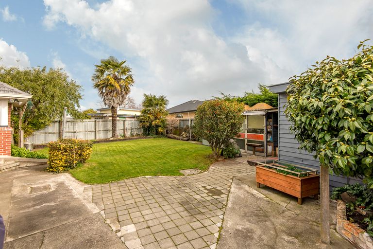 Photo of property in 15 Wilton Crescent, Bishopdale, Christchurch, 8053