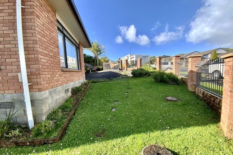 Photo of property in 4 Luna Place, Henderson, Auckland, 0612