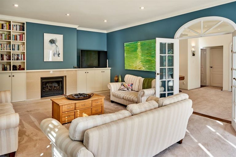 Photo of property in 25 Cheviot Road, Lowry Bay, Lower Hutt, 5013