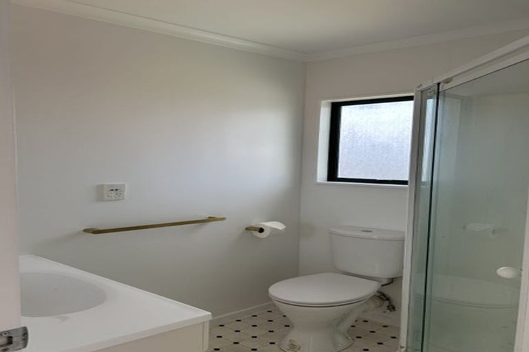 Photo of property in 99 Ashton Fitchett Drive, Brooklyn, Wellington, 6021