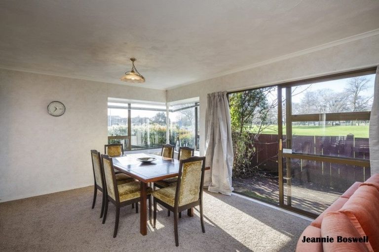 Photo of property in 37 Chippendale Crescent, Highbury, Palmerston North, 4412