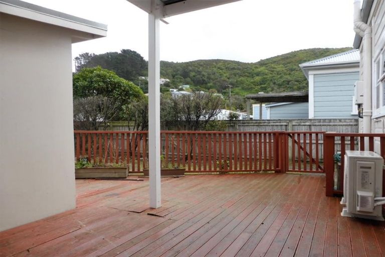 Photo of property in 9 Medway Street, Island Bay, Wellington, 6023