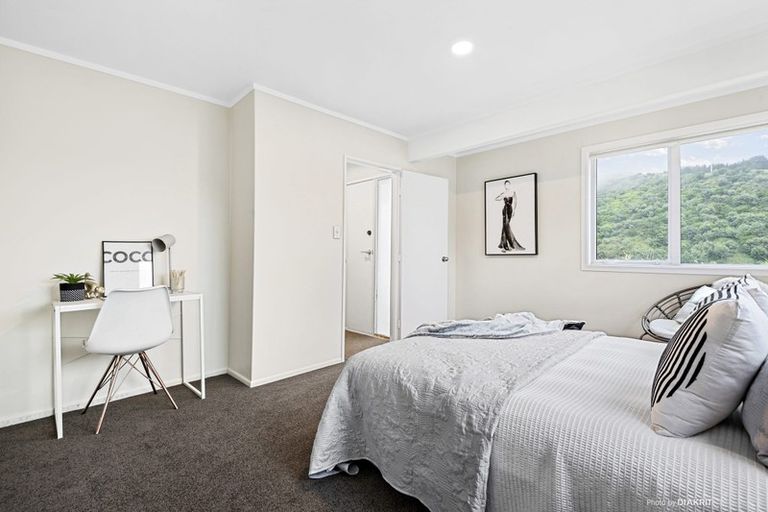 Photo of property in 3/6 Robertson Street, Owhiro Bay, Wellington, 6023