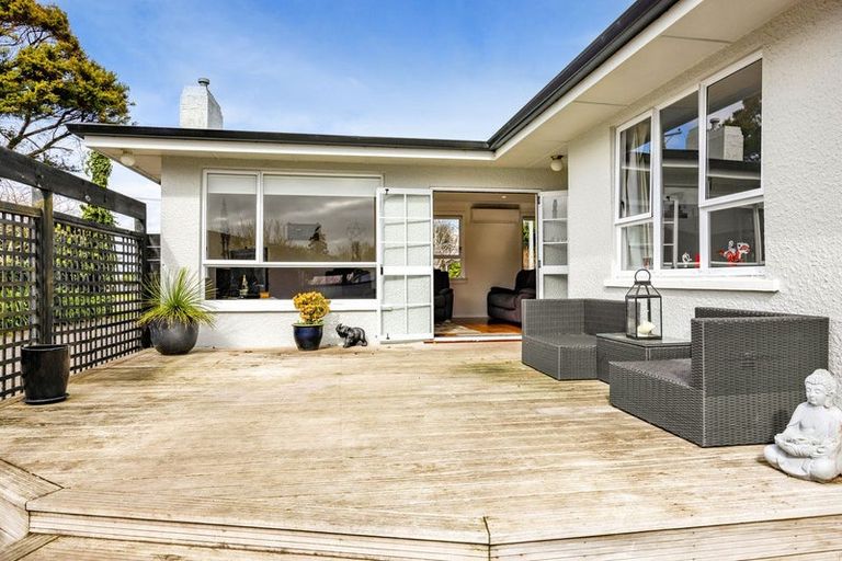 Photo of property in 16 Dives Avenue, Hawera, 4610