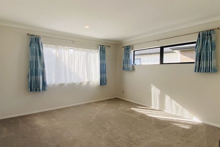Photo of property in 55 Bordeaux Parade, Te Atatu South, Auckland, 0610