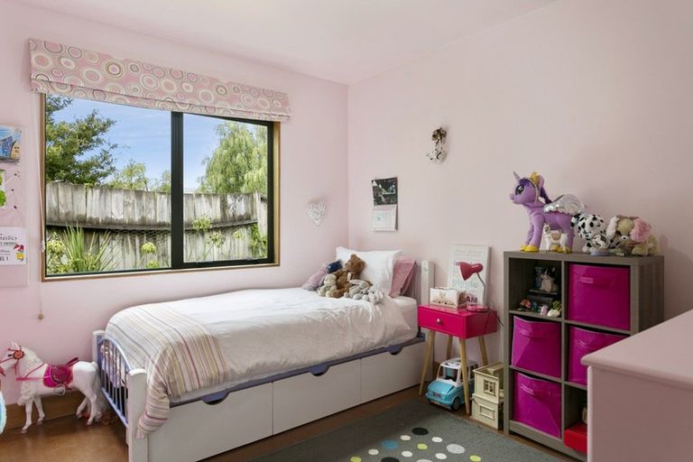 Photo of property in 6 Astelia Way, Waipahihi, Taupo, 3330