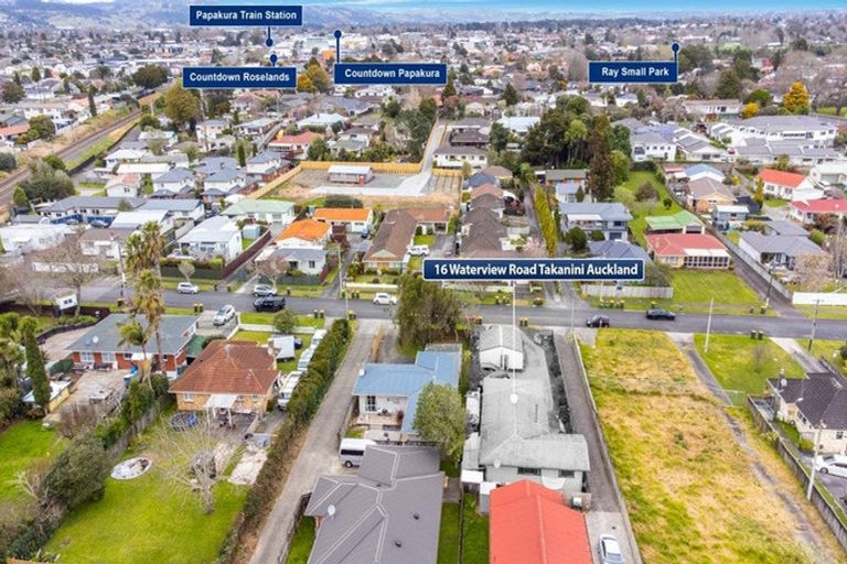 Photo of property in 16 Waterview Road West, Stanley Point, Takanini, 0624