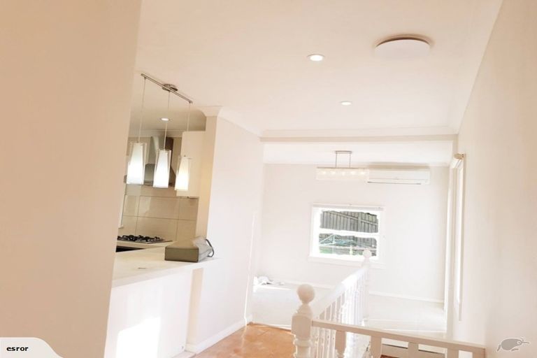 Photo of property in 52 Chamberlain Road, Karori, Wellington, 6012