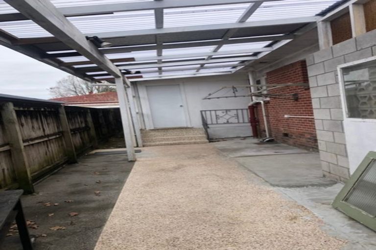 Photo of property in 23 Sutton Crescent, Papakura, 2110