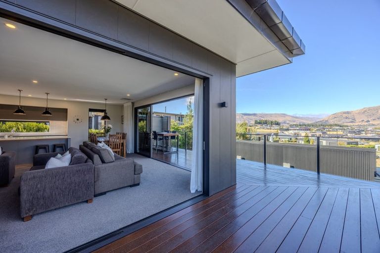 Photo of property in 8 Mills Road, Wanaka, 9305