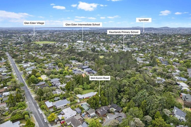 Photo of property in 94a Konini Road, Titirangi, Auckland, 0604