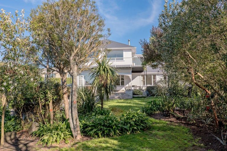 Photo of property in 3 Belleview Terrace, Mount Pleasant, Christchurch, 8081
