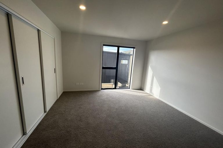 Photo of property in 8/7 Wainuiomata Road, Wainuiomata, Lower Hutt, 5014