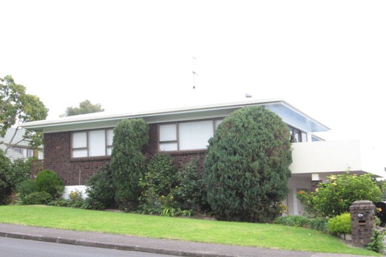 Photo of property in 23 Pigeon Mountain Road, Half Moon Bay, Auckland, 2012