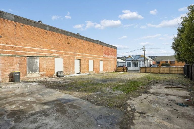 Photo of property in 43 Bathgate Street, South Dunedin, Dunedin, 9012
