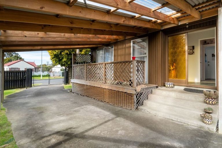 Photo of property in 4 Luanda Drive, Ranui, Auckland, 0612